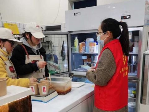 湖南邵阳市大祥区翠园街道李子园社区开展优化营商环境宣传活动