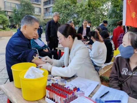 湖南邵阳市大祥区翠园街道开展“世界糖尿病日”宣传活动