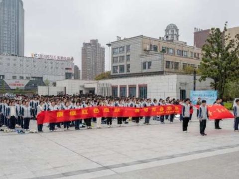 赓续红色血脉 谱写青春华章——如东县第一高级中学举行清明祭扫活动