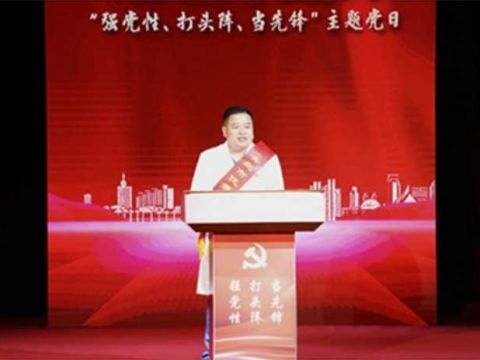 让“第二故乡”的乡亲有“医”靠——记青岛市优秀共产党员袁丁