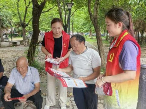 安徽省亳州市谯城区魏岗：“法”润集市 清凉一“夏”