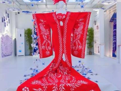 甘肃镇原县文化馆“剪云裳”非遗剪纸服装推动“指尖经济”高质量发展