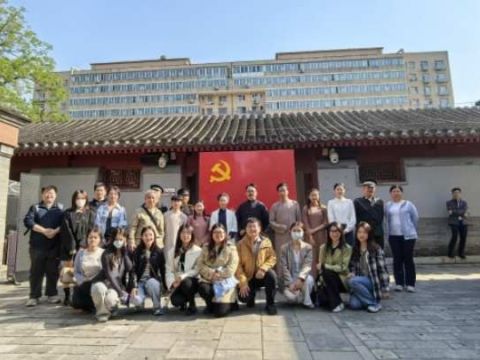 融通商服运输公司开展&ldquo;追寻先驱足迹 激扬青春力量&rdquo;主题团日活动