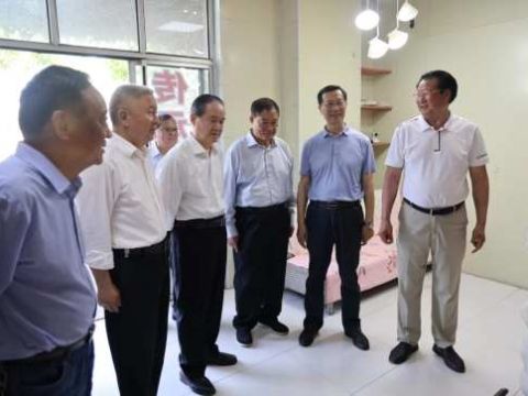 枣庄市关工委领导到“五老”庄福东“红色博物馆”调研