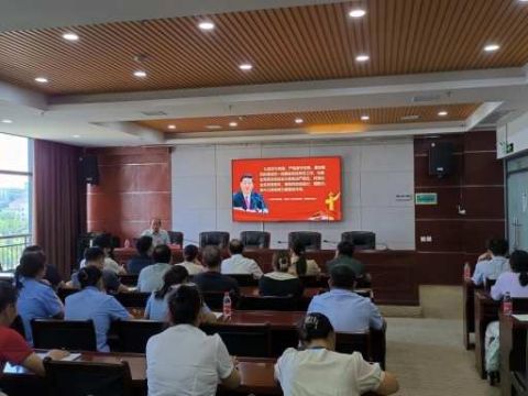 江西吉安县行政审批局开展专题党课学习活动