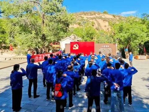 以“四强化四争做”深化学习教育成效