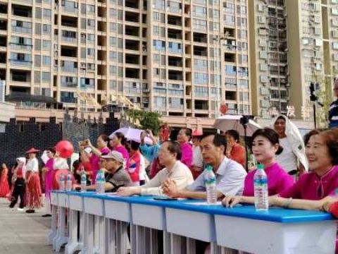 江西奉新老年体协&ldquo;百人旗袍秀&rdquo;文艺展演喜迎国庆