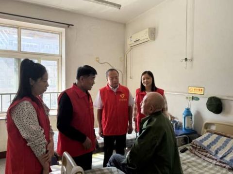 河北省沧州市兴元社区开展“情系老兵送温暖 红色传承映初心”主题慰问活动