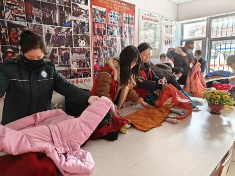 河北沧州丨兴元社区开展爱心衣物捐赠转运活动