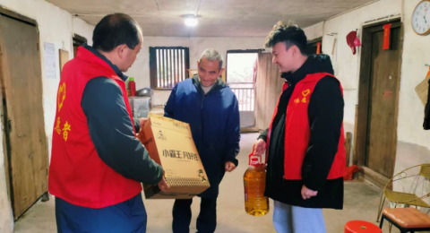 江西安远县塘村乡：送暖传党恩 &nbsp;帮扶启新程