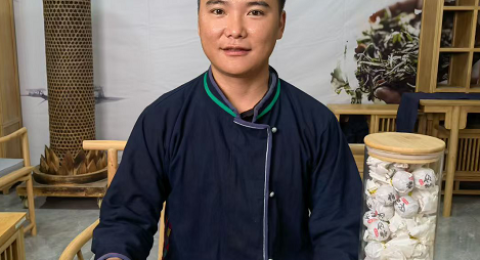 从金融学子到&ldquo;茶山支书&rdquo;&mdash;&mdash;记云南勐海县格朗和乡帕沙村党总支书记黄志强