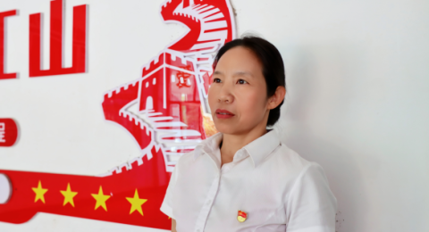 周蓉：柔肩担重任 丹心映茶乡